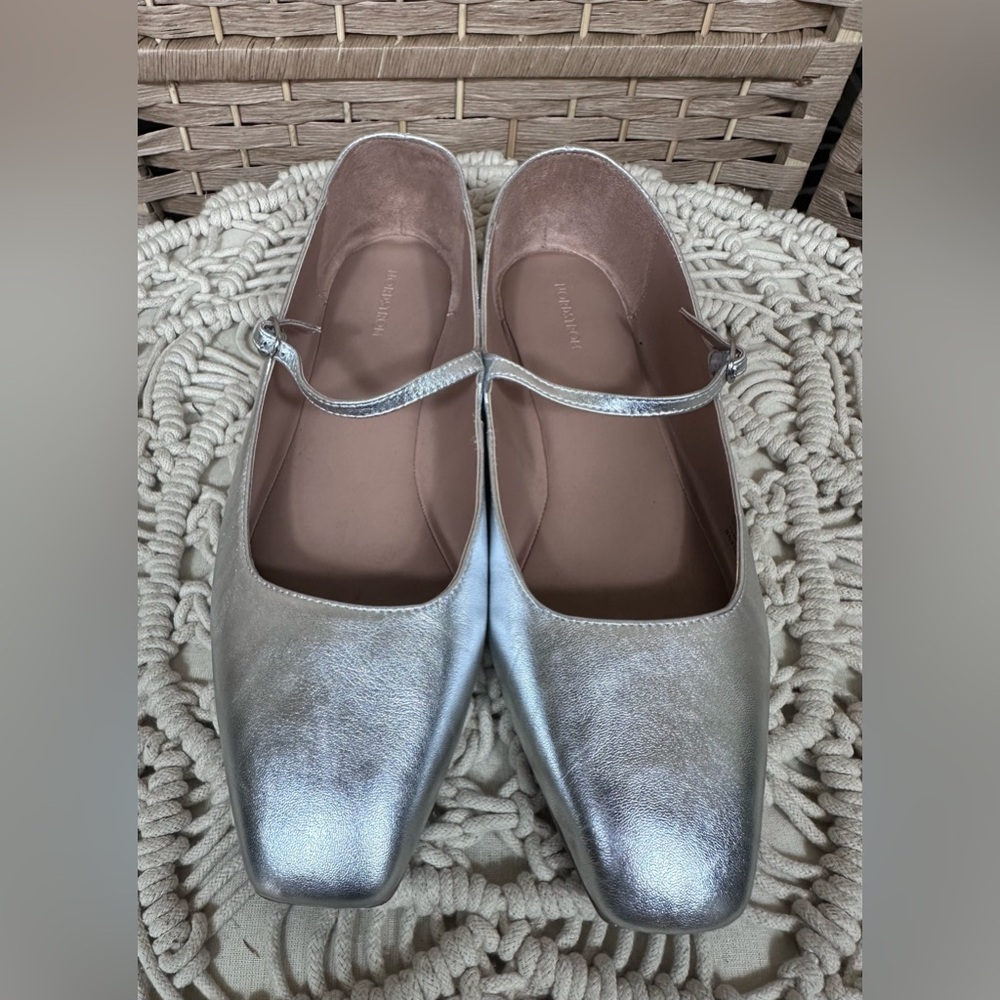 Nordstrom Silver Metallic Square Toe Mary Jane Flats - Size 11 - Picture 6 of 10